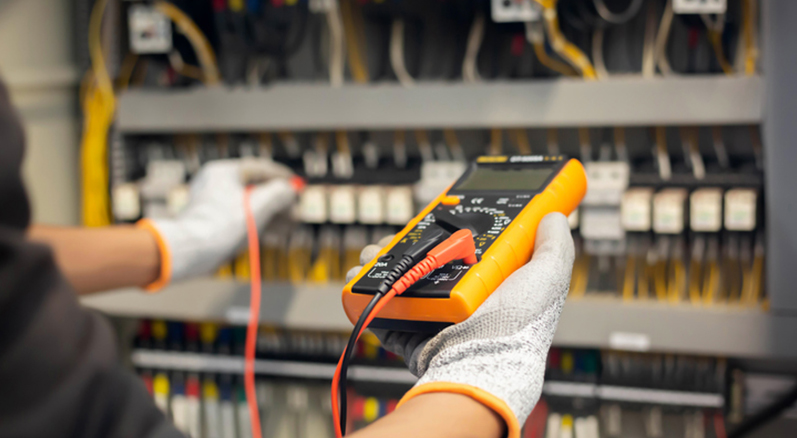 Commercial Electrician Services in USA and Uk